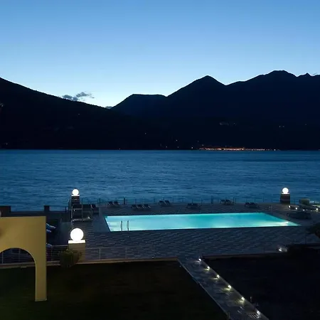 Apt With Pool And Jacuzzi, Metres From The Beach Διαμέρισμα